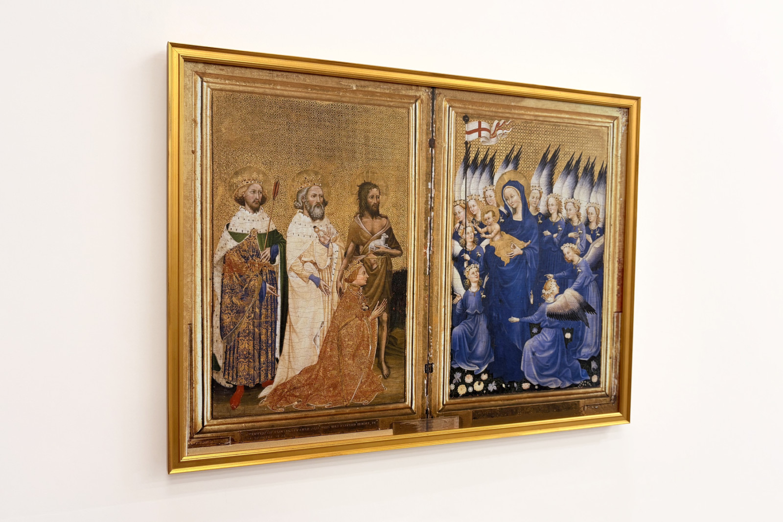 Richard II gepresenteerd aan de Maagd en het Kind door zijn patroonheilige Johannes de Doper en de heiligen Edward en Edmund, c.1395-99 - Master of the Wilton Diptych