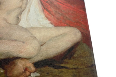 Mannelijk naakt met omhooggestrekte armen