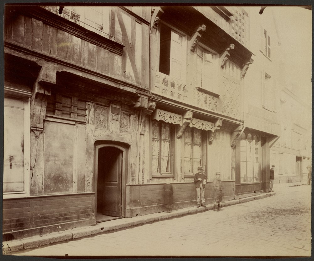 Beauvais, Huis Rue de la Manufacture door Eugène Atget