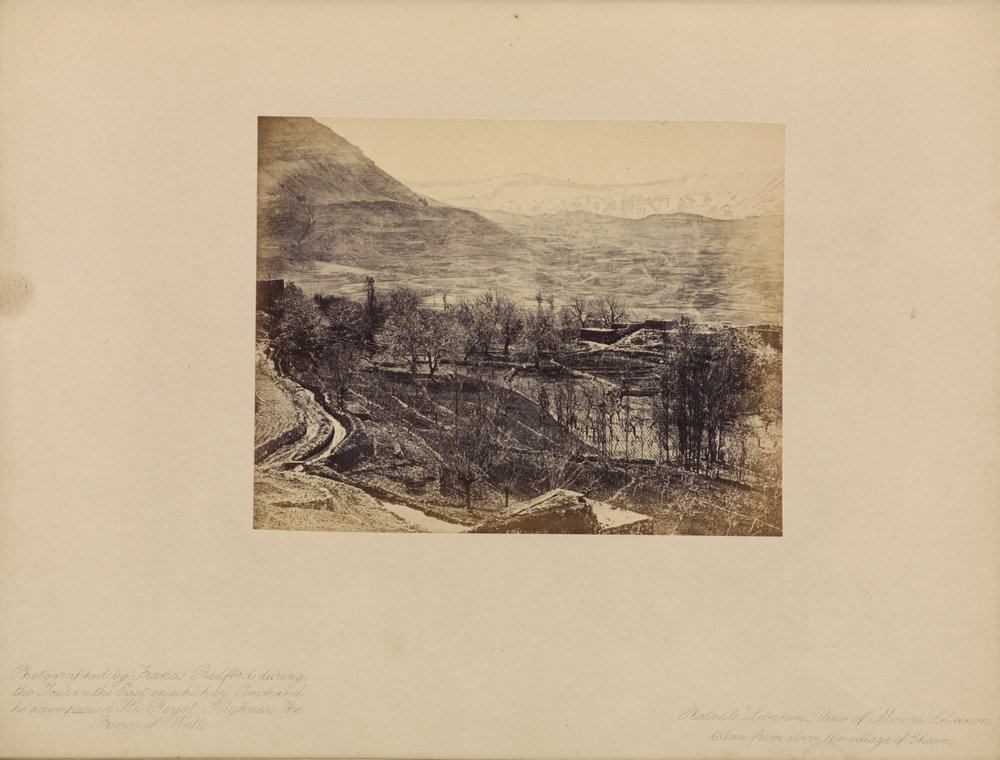 Libanon - Zicht op de berg Libanon, genomen van boven het dorp Ehden door Francis Bedford