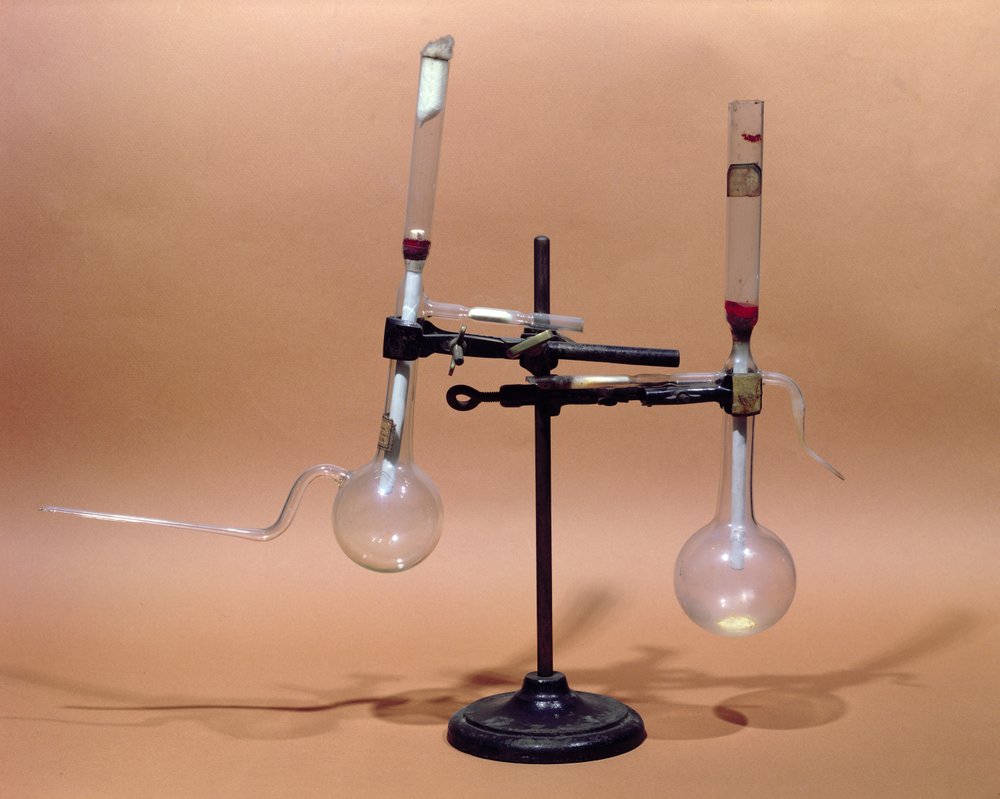 Eerste filterbuis ontworpen door Dr. Charles Chamberland (1851-1908) (glas) door French School