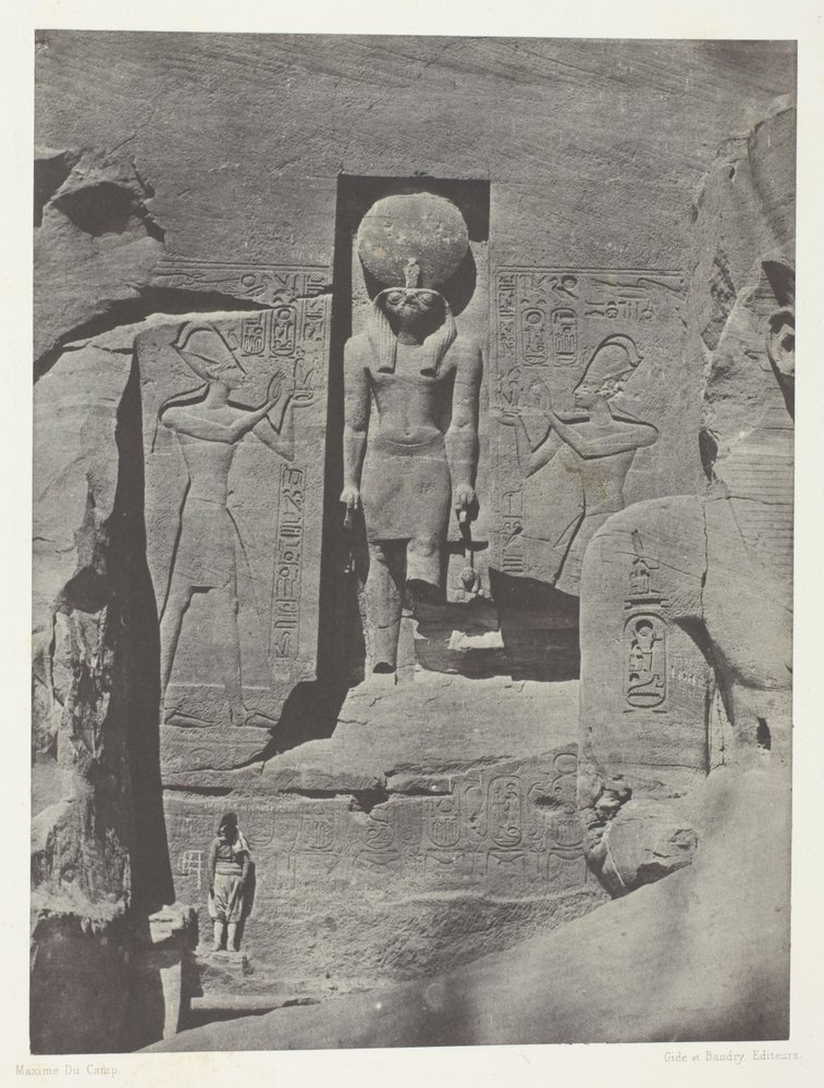 Ibsamboul, Sculptures from the Entrance to the Spéos of Phrè, Nubia, plaat 105 uit het album "Egypte, Nubie, Palestine et Syrie" (1852) door Maxime Du Camp