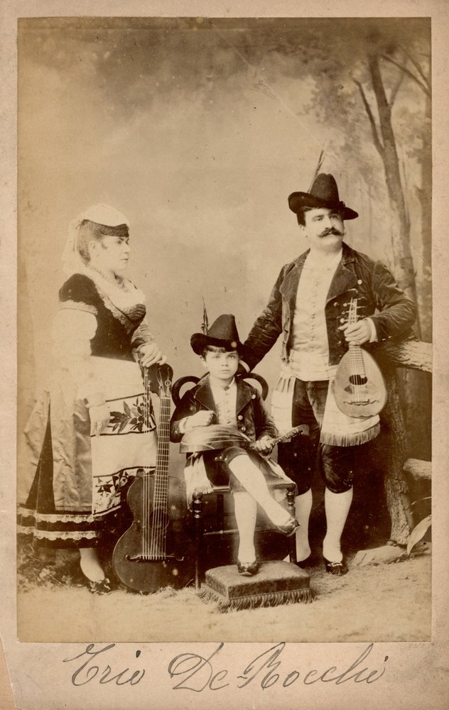 Trio De Bocchi, Lombardije, ca. 1880 (zwart-wit foto) door Unbekannter Künstler