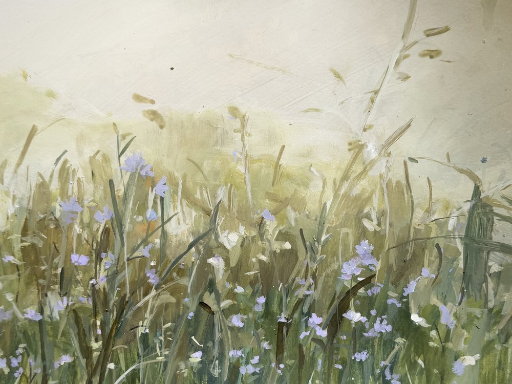 Blauwe bloemen in de weide door Arohika Verma