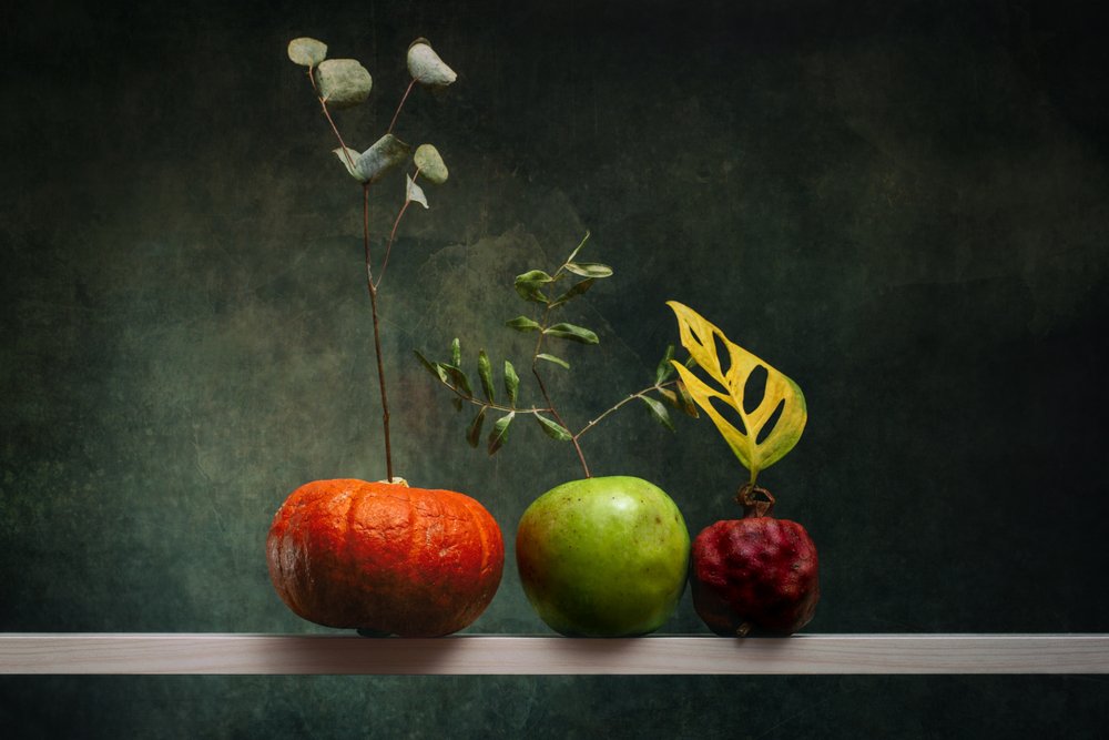 Herfstarrangement met fruit door Brig Barkow