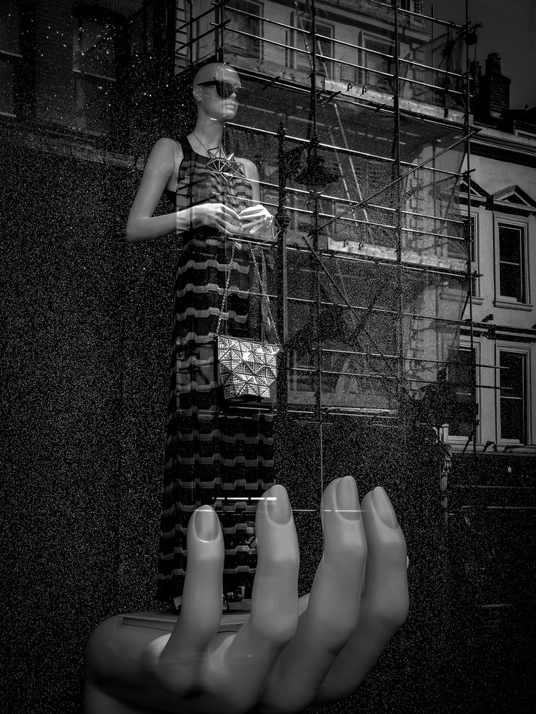  door Chris Hamilton