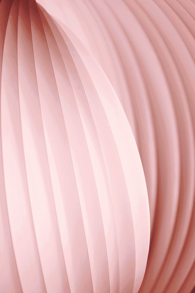 Roze abstracte rondingen door Christina Sillen