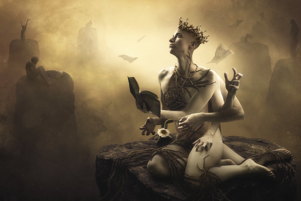 Mystiek beeld met meerdere armen door Christophe Kiciak