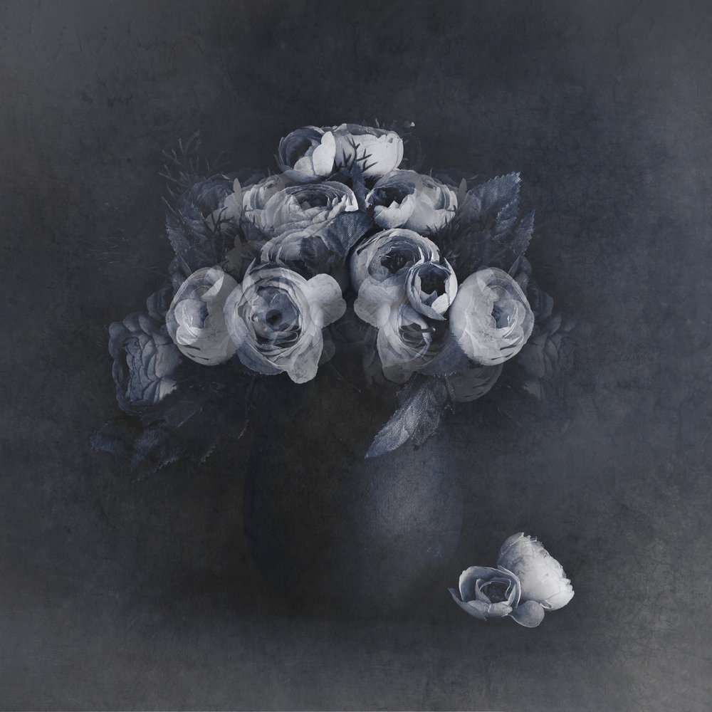 Elegante grijze bloesems door Cicek Kiral