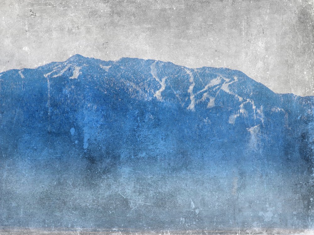 Blue Mountain Grunge door Gemma Bardot