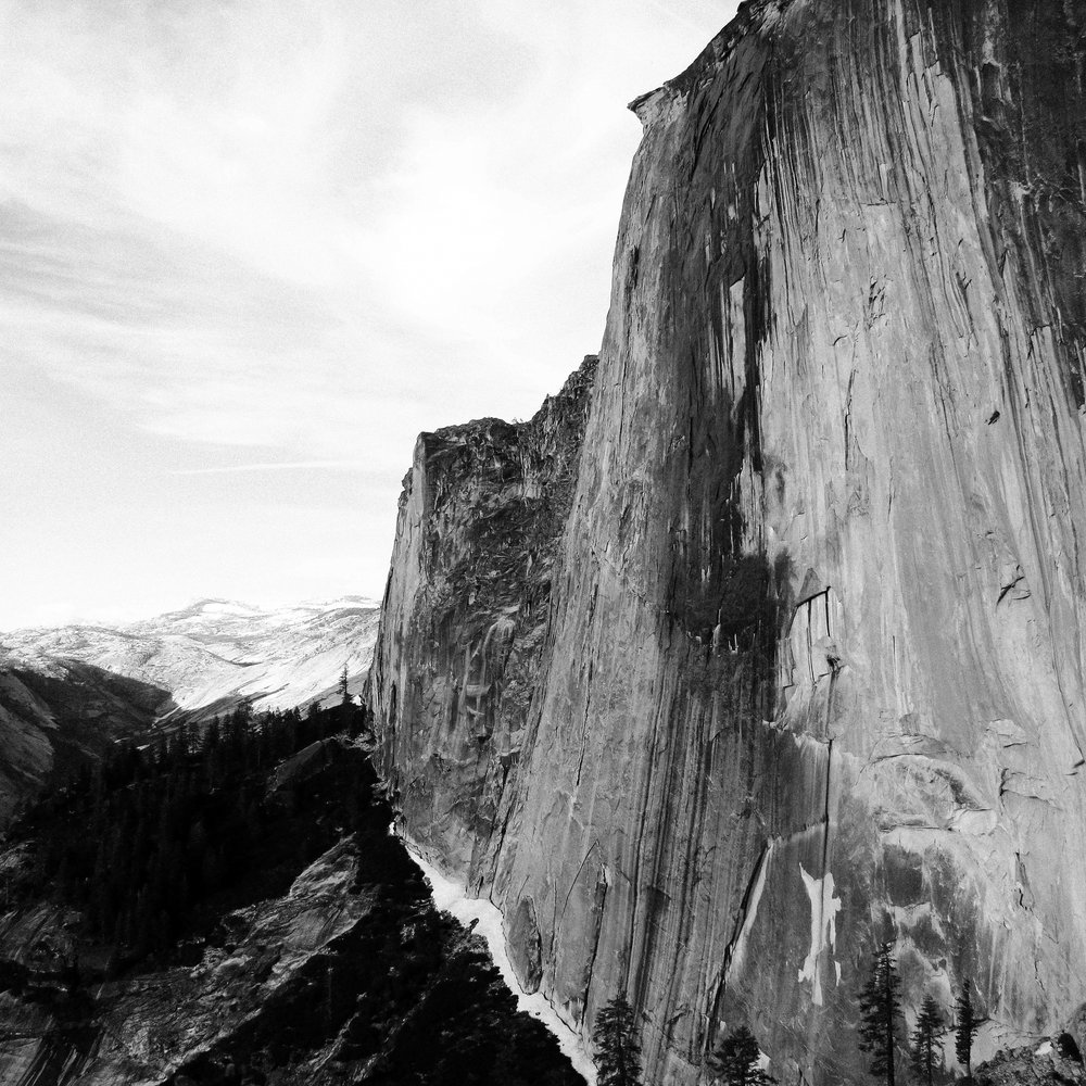 Het Majestic Mountain-klifpad door Gemma Bardot