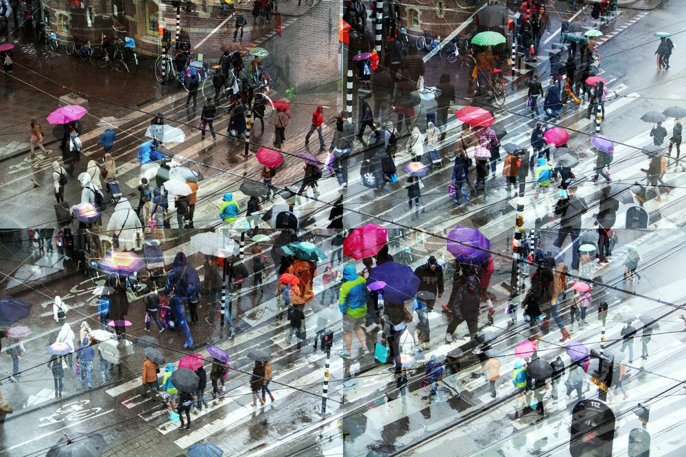 Rainy City-paraplu’s door Igor Shrayer