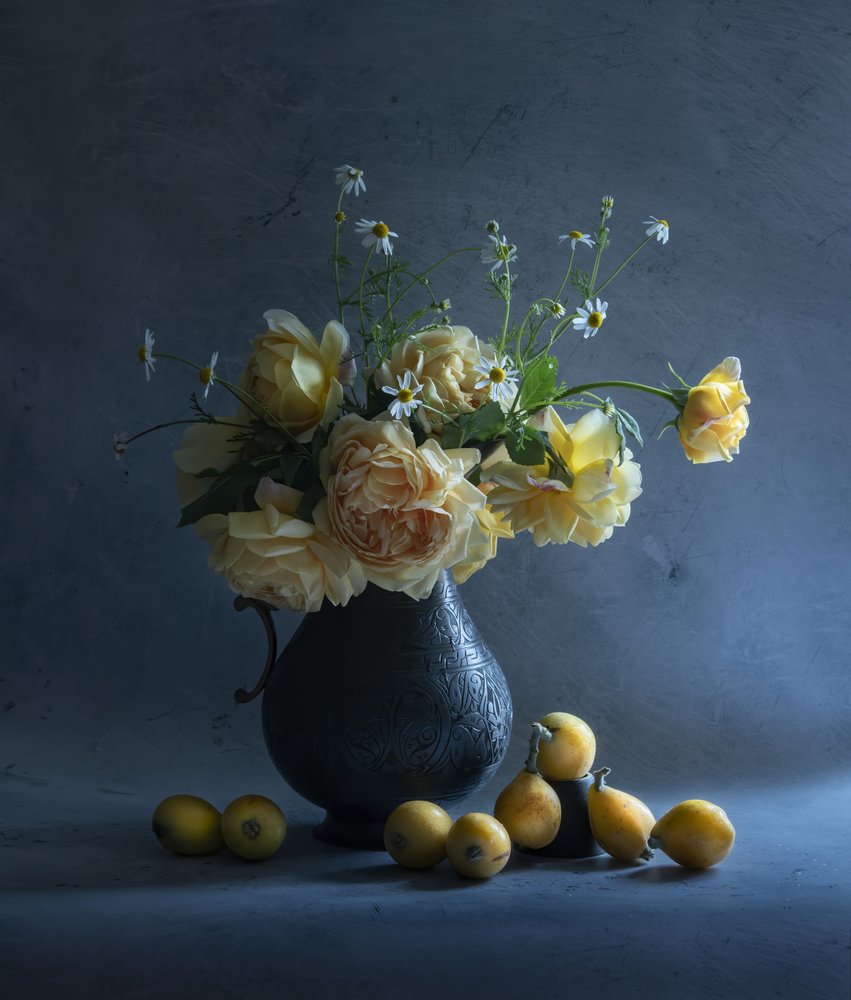 Donker bloemstilleven door Judy Tseng