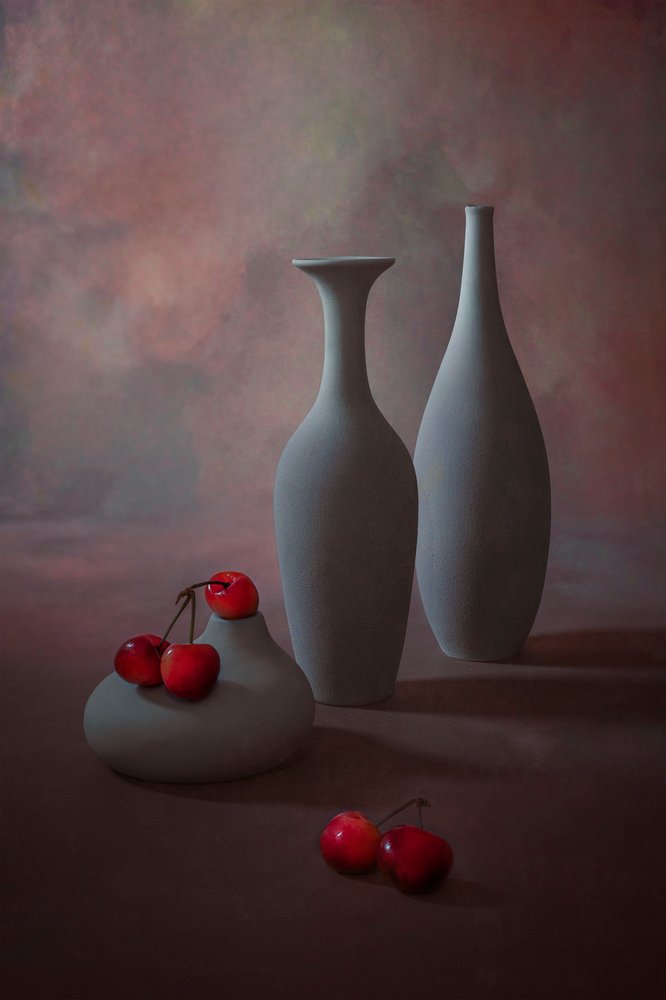 Elegant stilleven met kersen door Lydia Jacobs