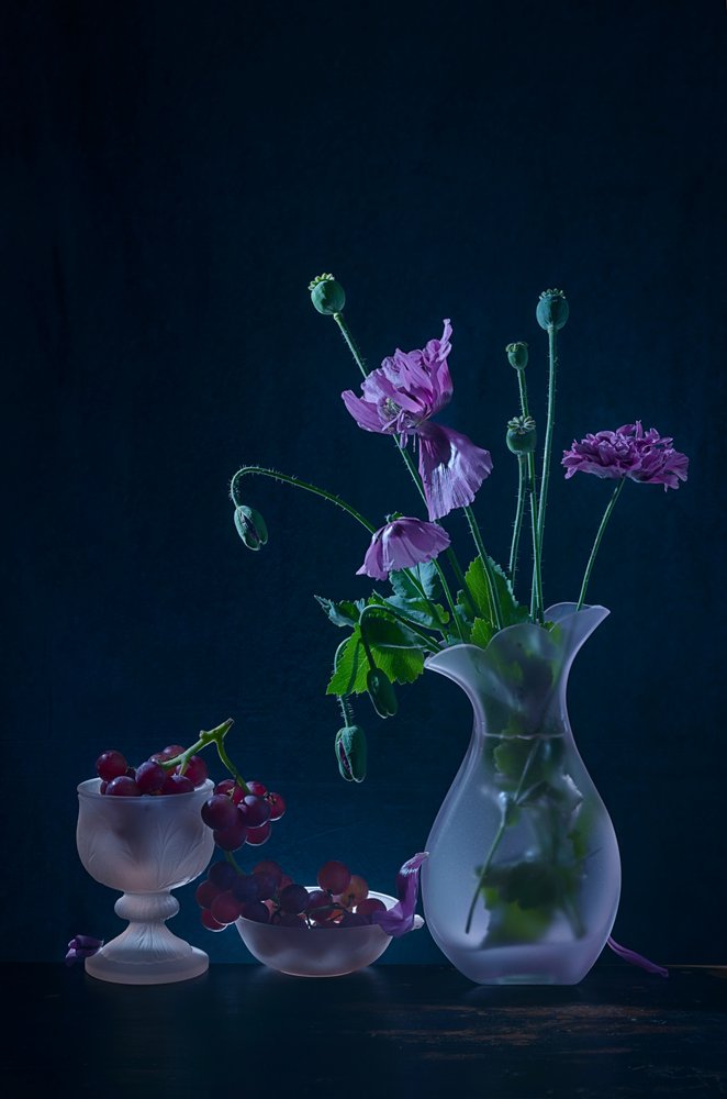 Stemmige papavers en fruit door Lydia Jacobs
