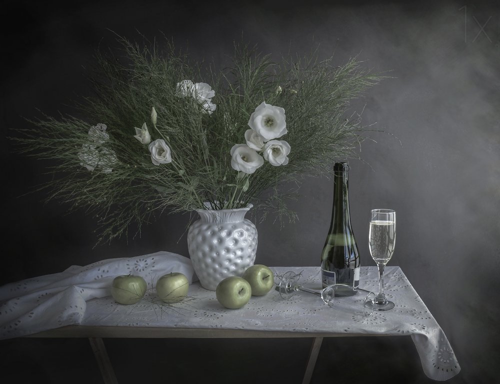 Bloemen en champagne door Margareth Perfoncio