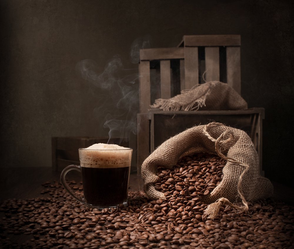 Stilleven met warme koffie door Margareth Perfoncio