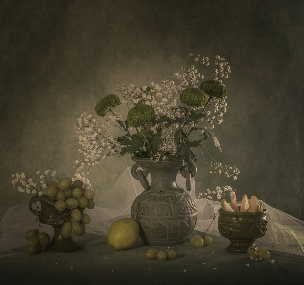 Stemvol bloemstilleven door May G