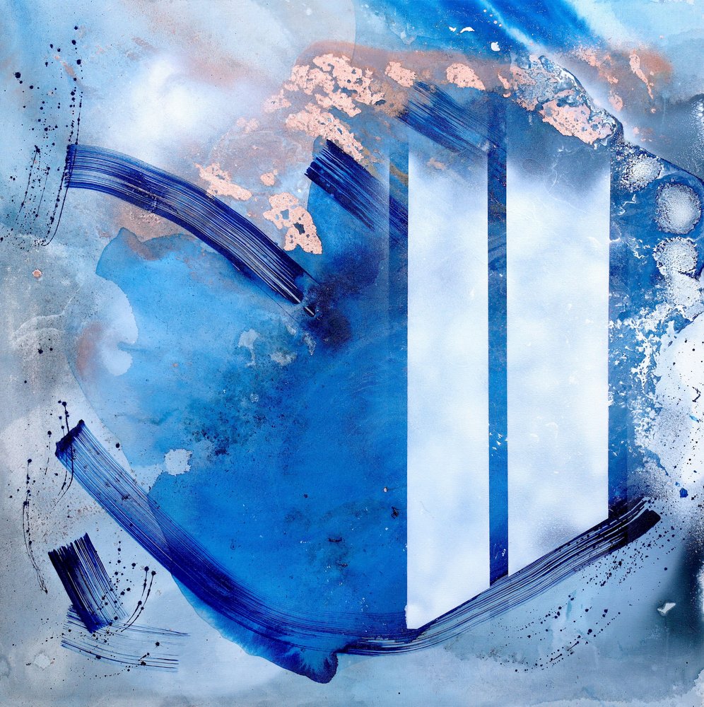Vloeibaar blauw en goud – abstract door Poonam Choudhary