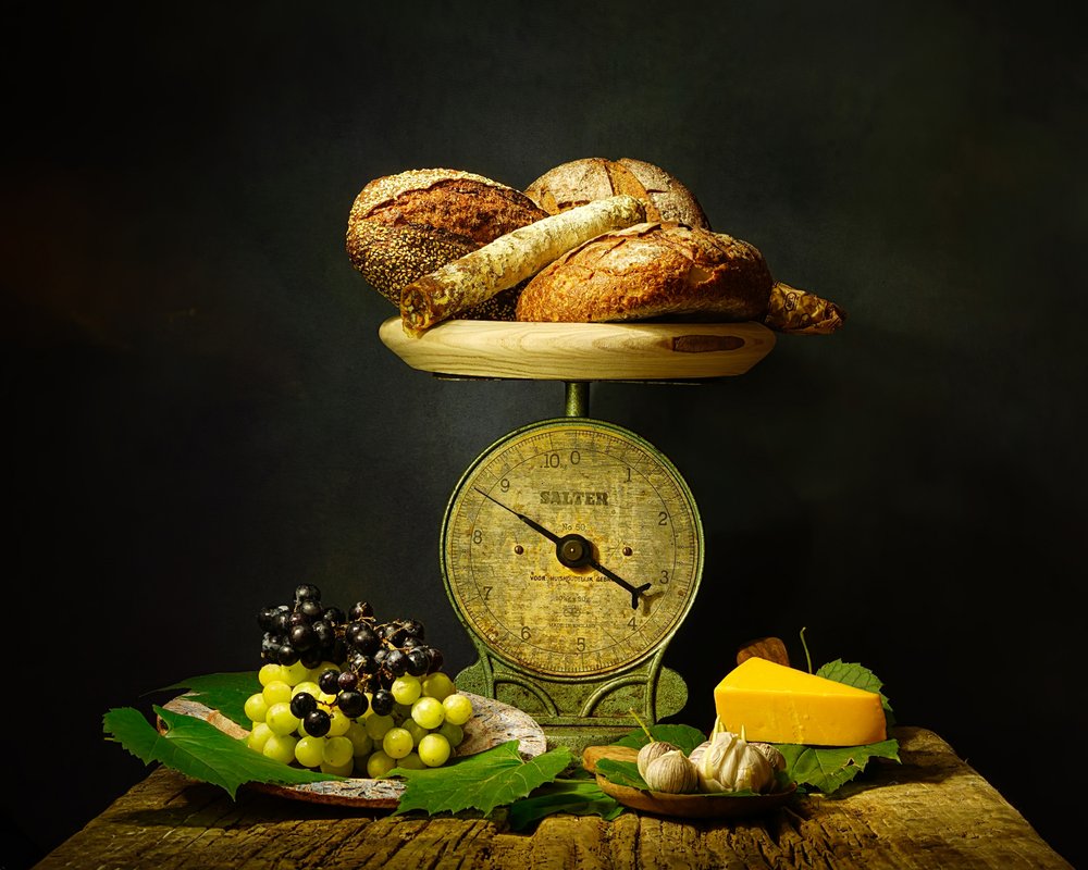 Stilleven met rustiek brood door Saskia Dingemans