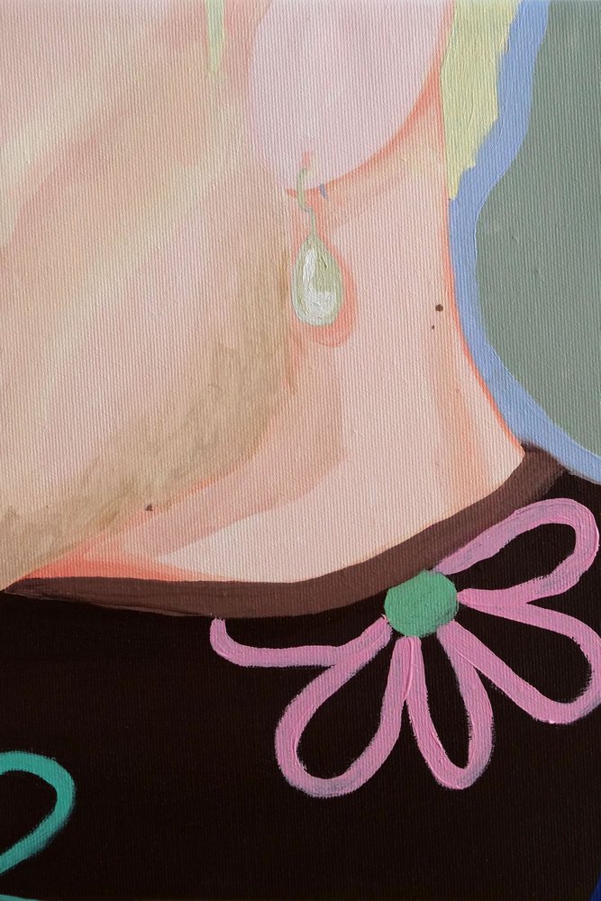 Blonde vrouw met roze bloem door Sophia Novosel