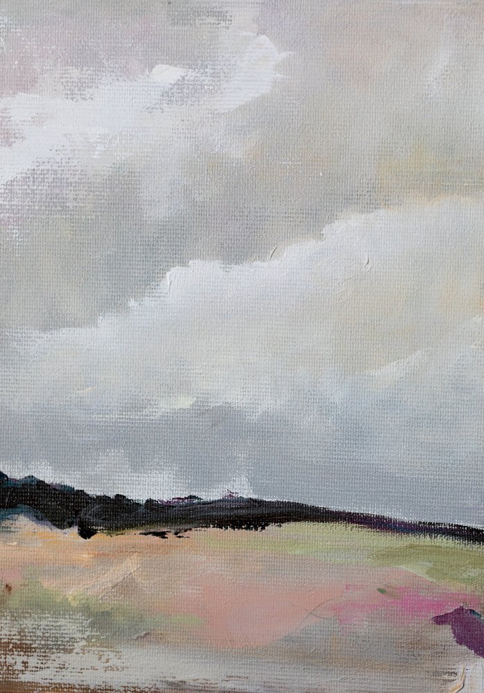 Bewolkt pastelkleurig landschap door Tamar Green