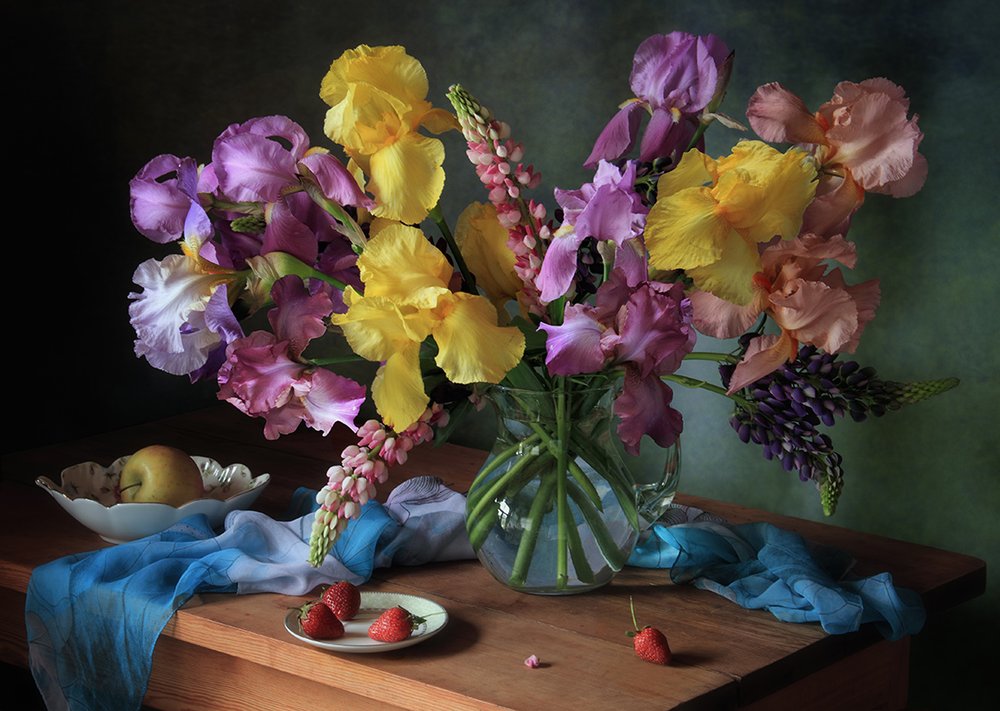 Verse irissen en fruit door Tatyana Skorokhod