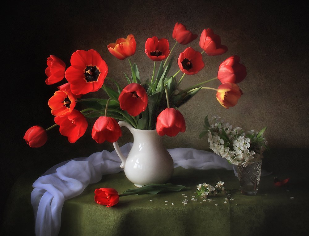 Levendige rode tulpen door Tatyana Skorokhod
