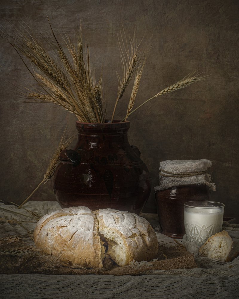 Boerenbrood en melk door Yasmin Elsharma