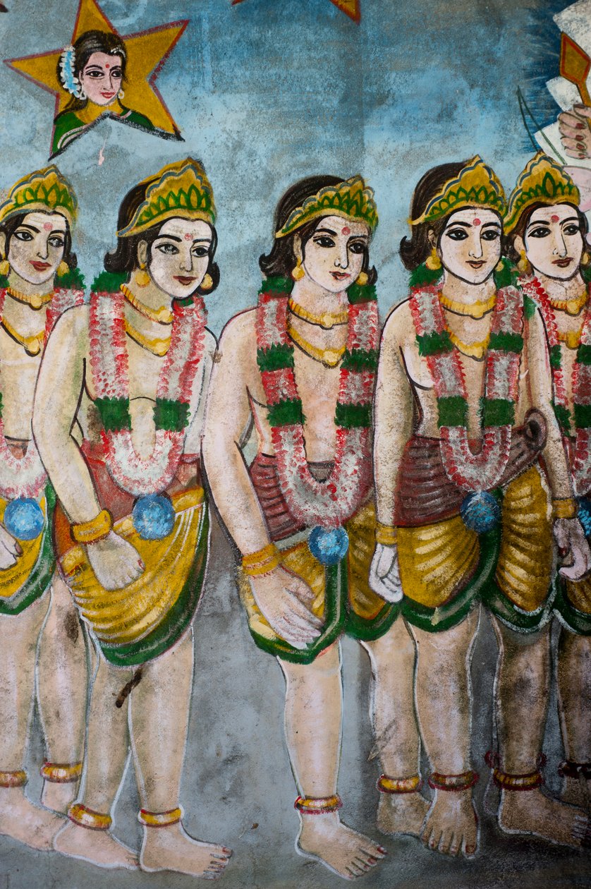 Schilderij van hindoeïstische godheden op de muur van een tempel in Sangamankanda, aan de Oostkust van Sri Lanka. 29 mei 2010. door Unknown