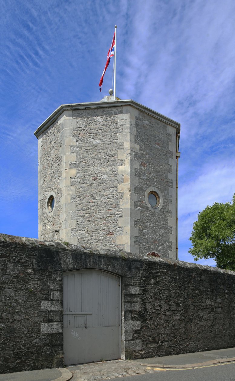 Watertoren naast de omringende perimeter muur van het voormalige Koninklijke Marinehospitaal, Plymouth door Unbekannt Unbekannt