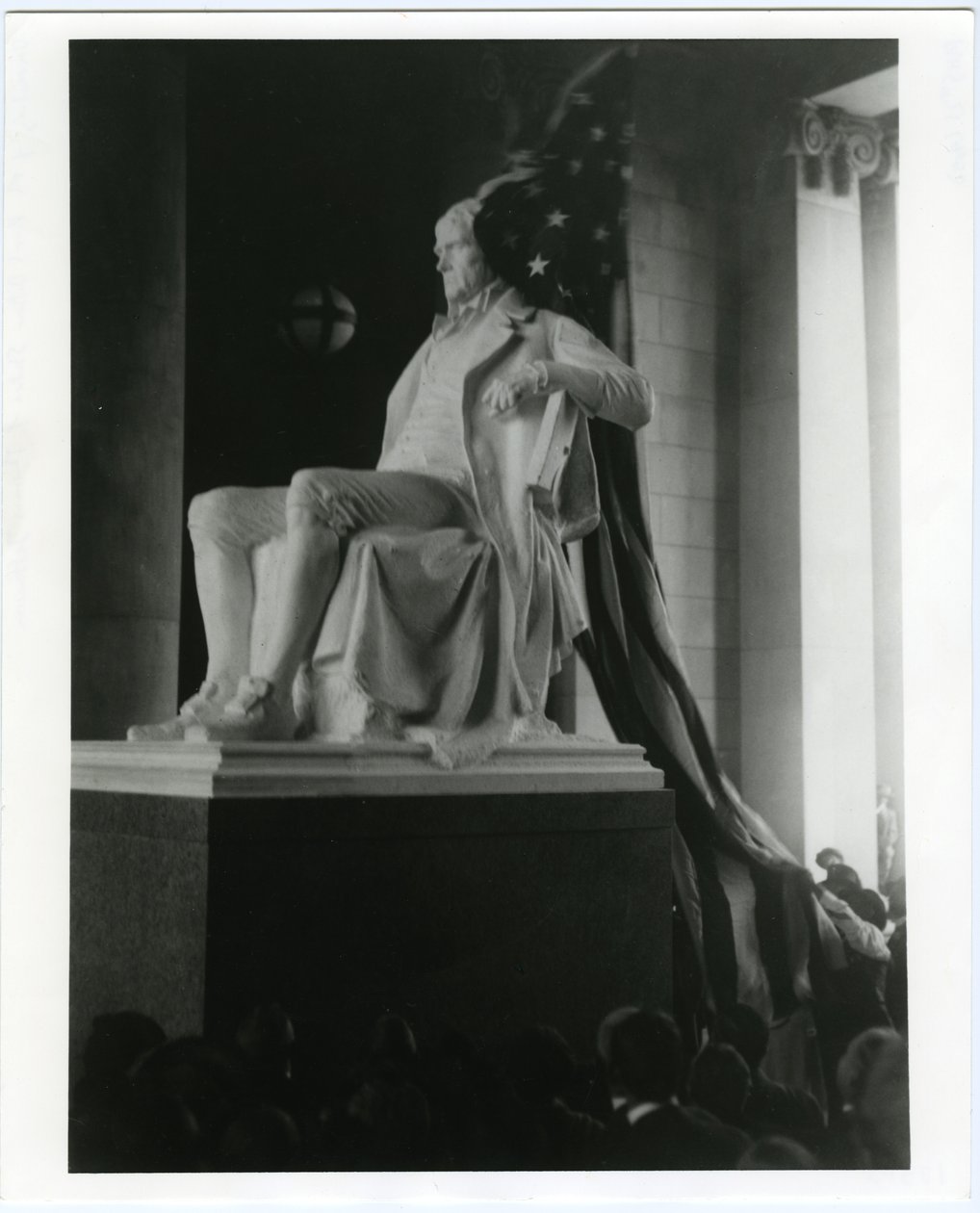 Onthulling van het Karl Bitter standbeeld van Thomas Jefferson bij het Jefferson Memorial Building door Unknown
