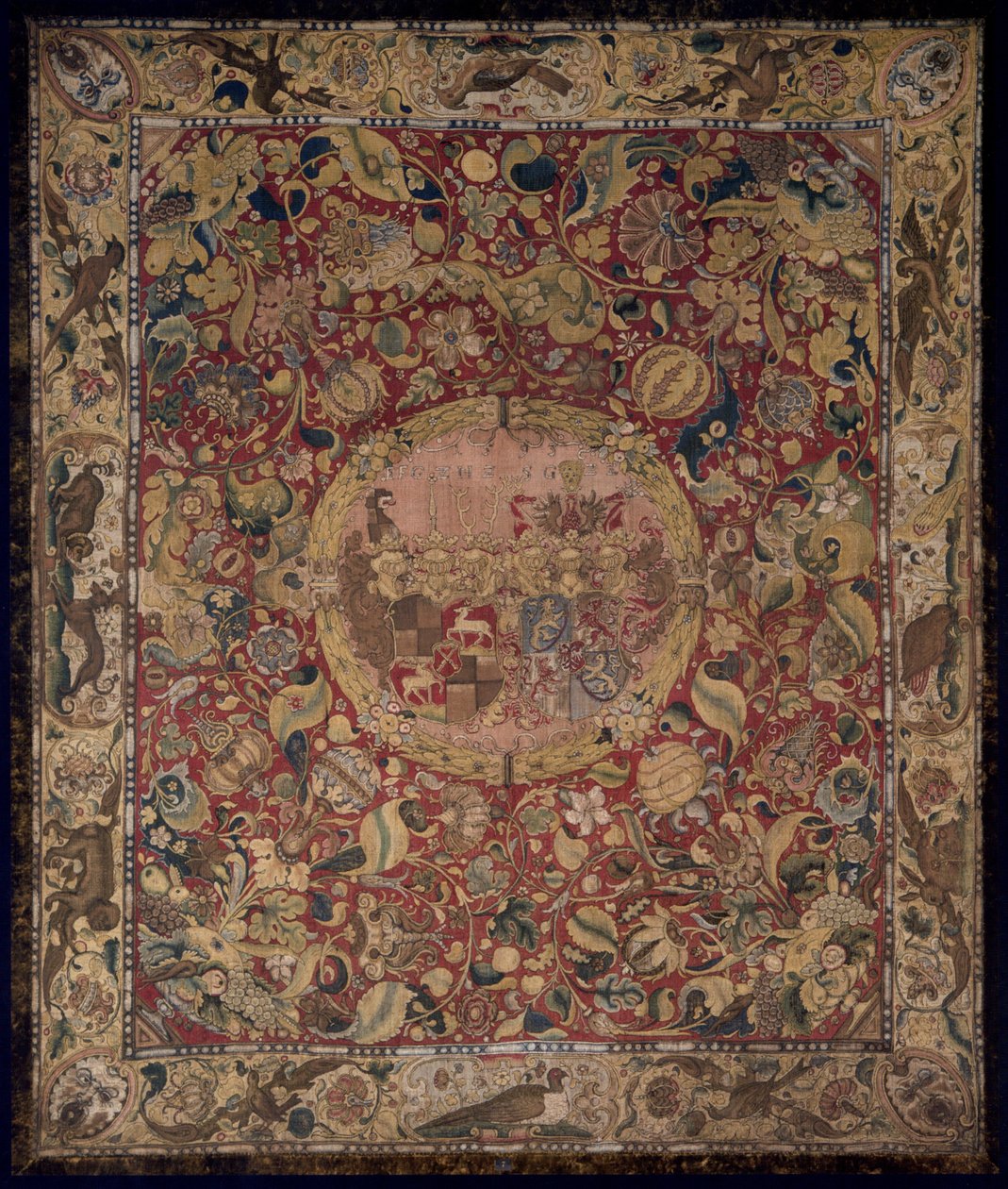 Wapentapijt met alliantie-wapenschild Zollern-Zimmern voor Graaf Eitelfriedrich I. van Hohenzollern-Hechingen en Sybilla van Zimmern door Unknown