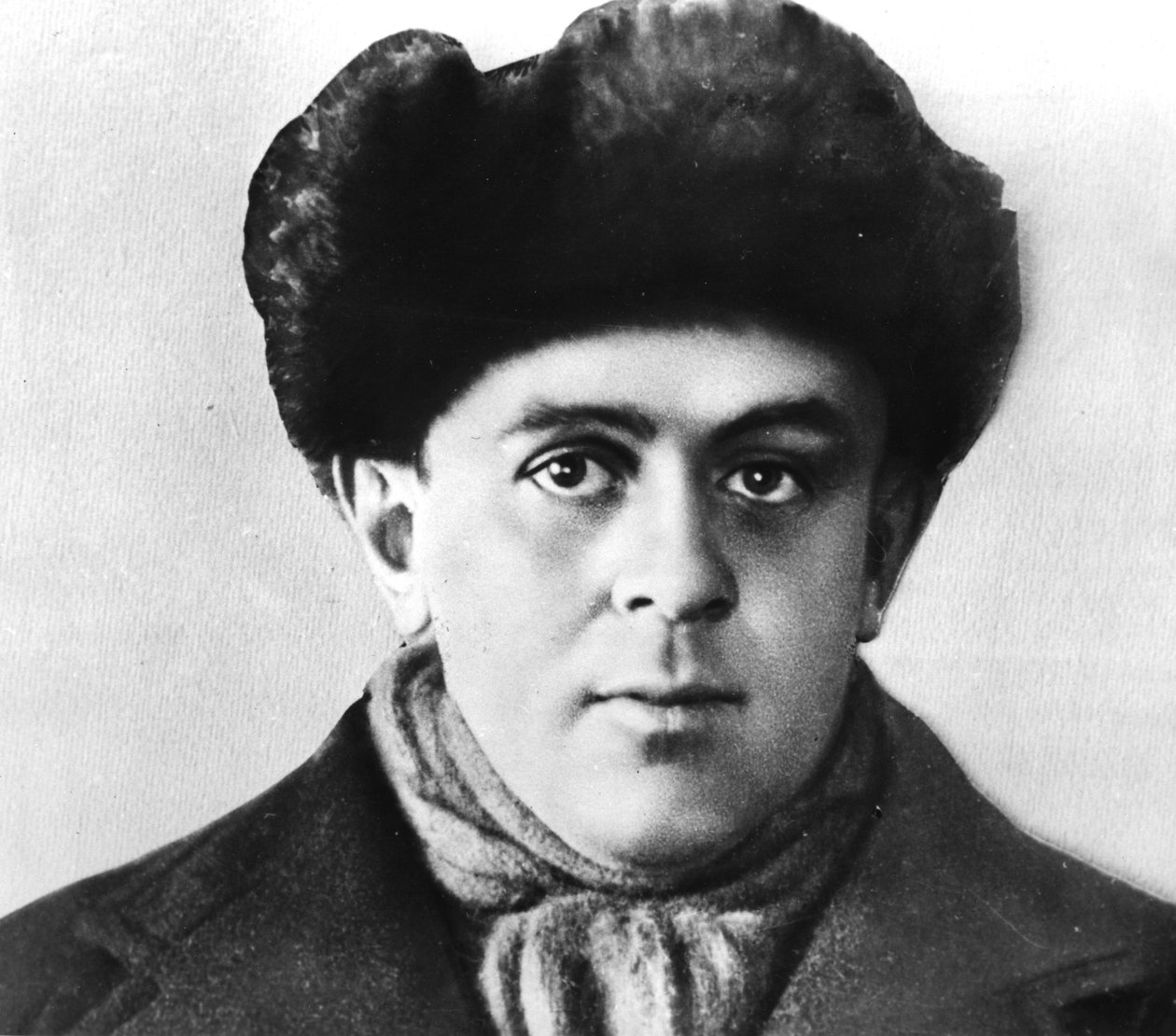 Amerikaanse verslaggever, schrijver en revolutionair John Reed in Moskou, rond 1917-18 door Unknown