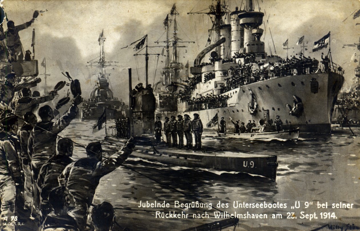 Ansichtkaart van matrozen die de U-boot U9 verwelkomen bij terugkeer naar Wilhelmshaven, 23 september 1914 door Unknown