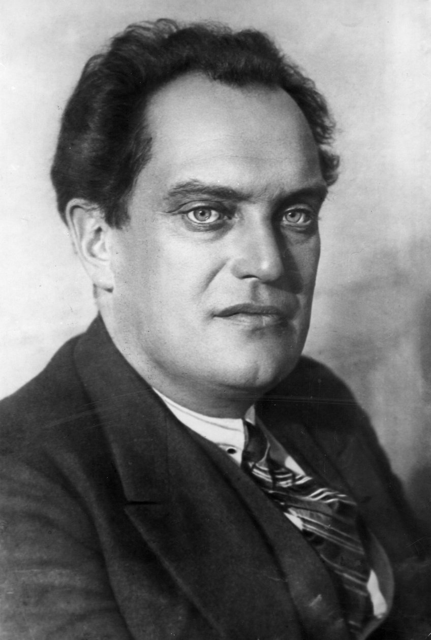 Valerian V. Kuybyshev (1888-1935), Sovjet politicus, voorzitter van de Opperste Raad van de Nationale Economie (1928-1930) door Unknown
