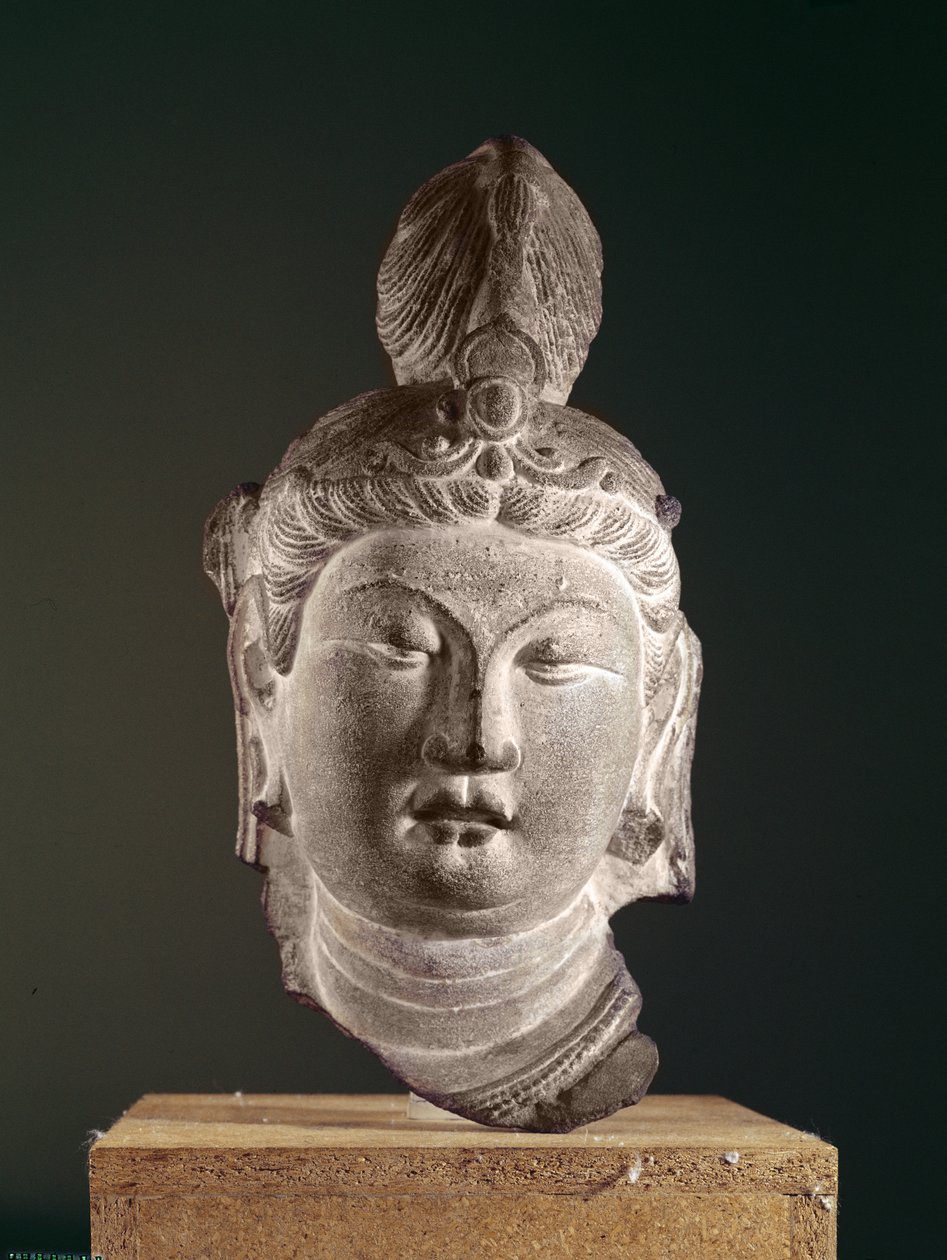 Hoofd van een Bodhisattva, Tang-dynastie (618-907), ca. 710 door Chinese School