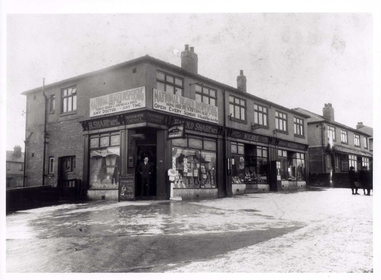 Harold Sharp National Health Dispensing Chemist, Rookwood Parade, York Road, Leeds, 1936 door English Photographer