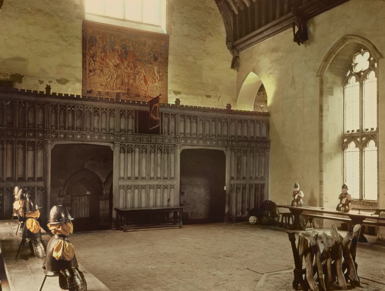 De Barons Hall, gebouwd in 1341 door English School