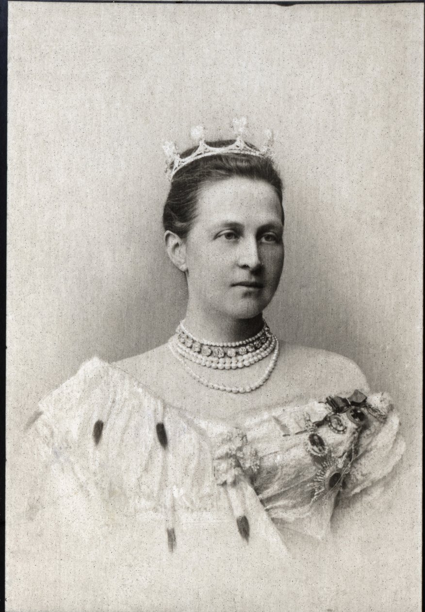 Portret van Olga Konstantinovna van Rusland (1851-1926), Koningin van Griekenland door French Photographer