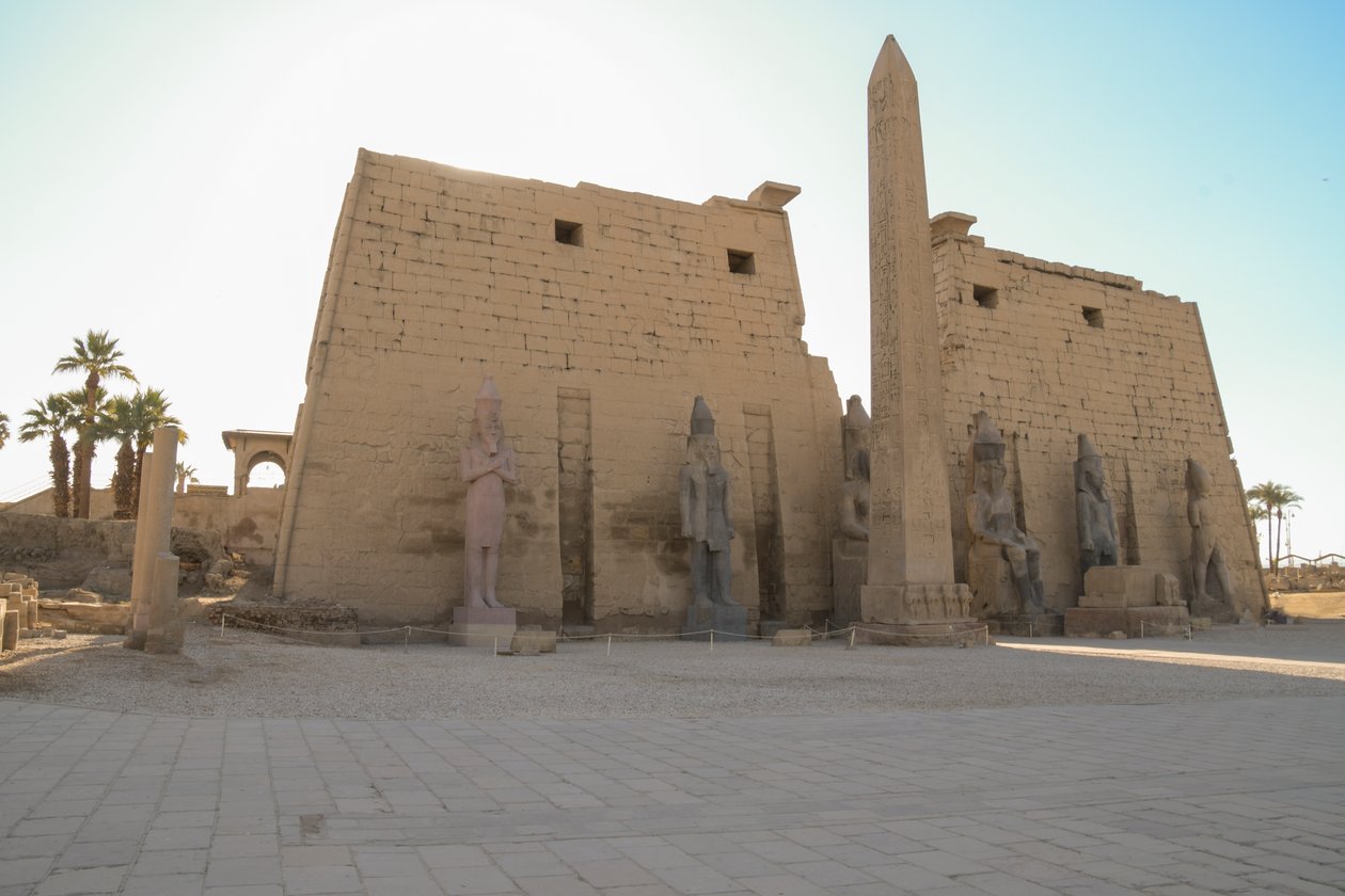 De tempel van Luxor, Oud-Egyptische architectuur in Luxor door Albert Mansour