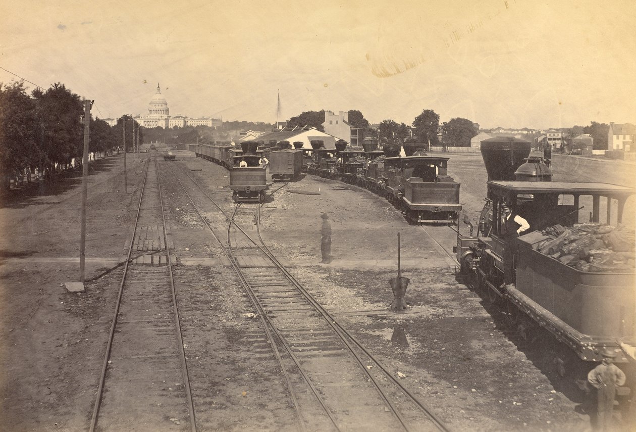 Nr. 189. Maryland Avenue Depot, Washington, D.C., met motoren uit Alexandria voor de veiligheid. door A.J. Russell
