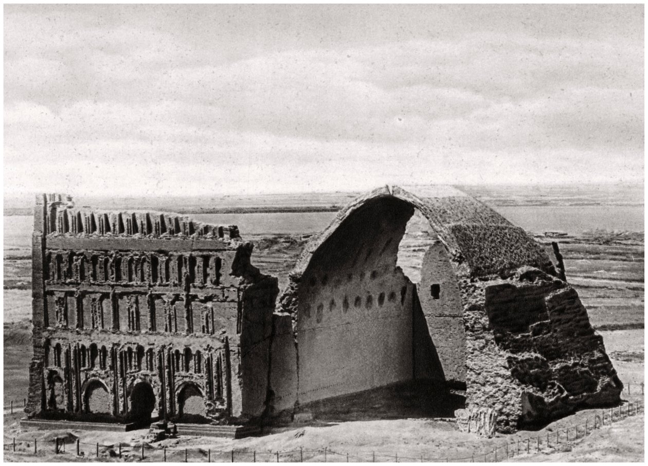 De Taq-i Kisra vanuit de lucht, Ctesiphon, Irak, 1925 door A. Kerim