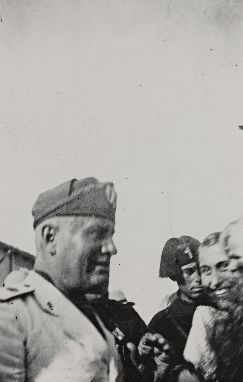 Album "Duce": Benito Mussolini tijdens een officieel bezoek in Sicilië door A. Scarlata