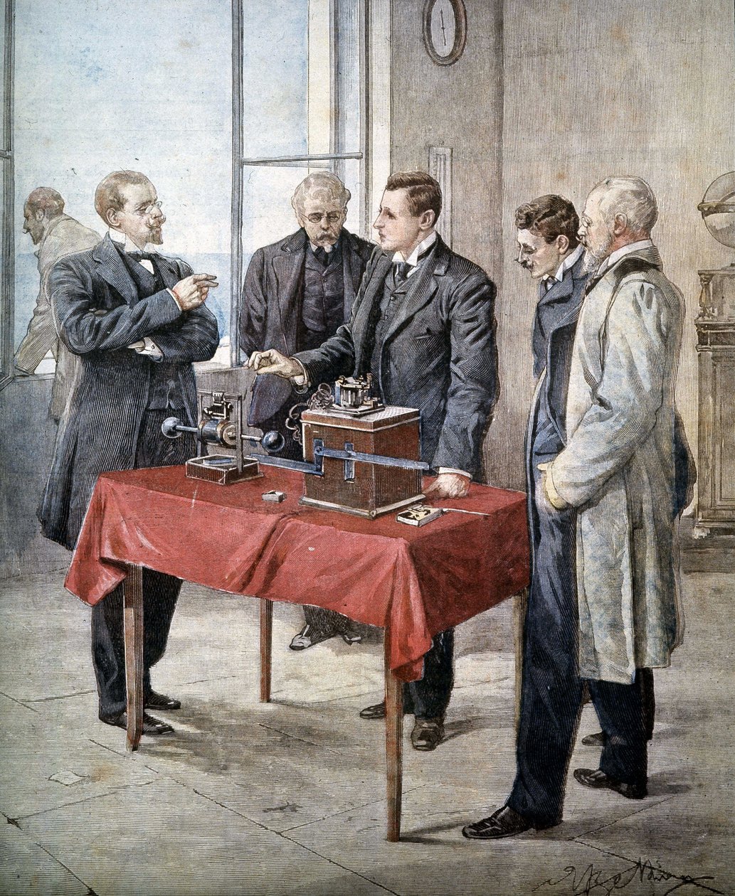 De ervaringen van Guglielmo Marconi (1874 - 1937) in 1899: Draadloze telegrafie over het Kanaal. Illustratie door Achille Beltrame in "Domenica del Corriere". door Achille Beltrame