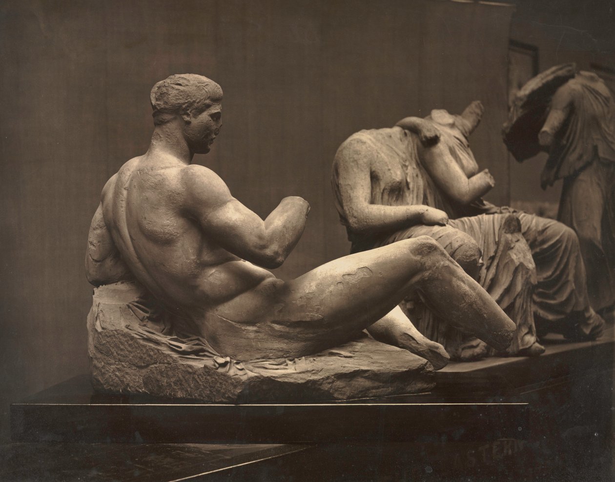 Beelden van het Parthenon, British Museum, ca. 1870s door Adolphe Braun