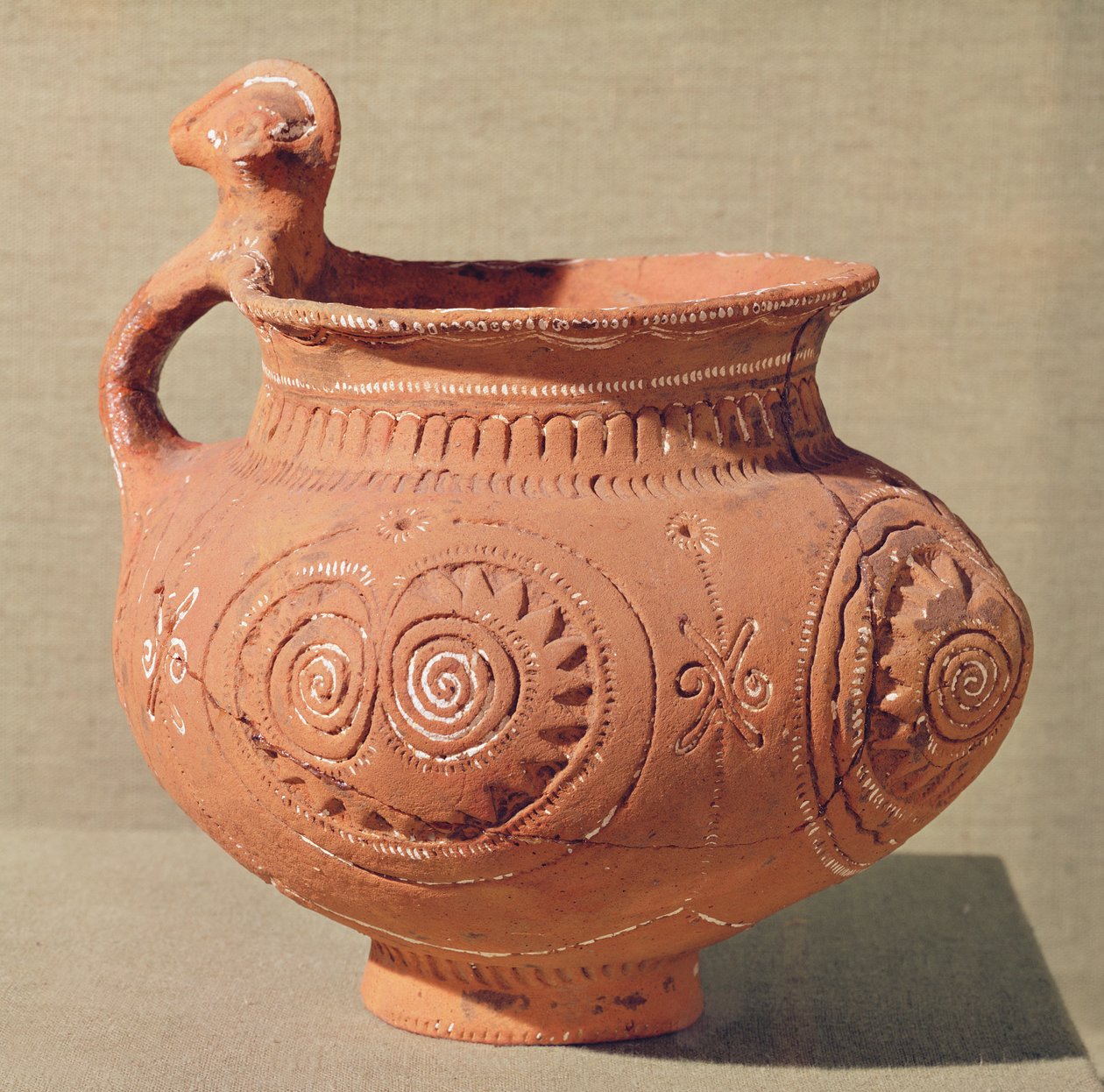Begrafenisvaas met een antropomorf handvat door Age Bronze