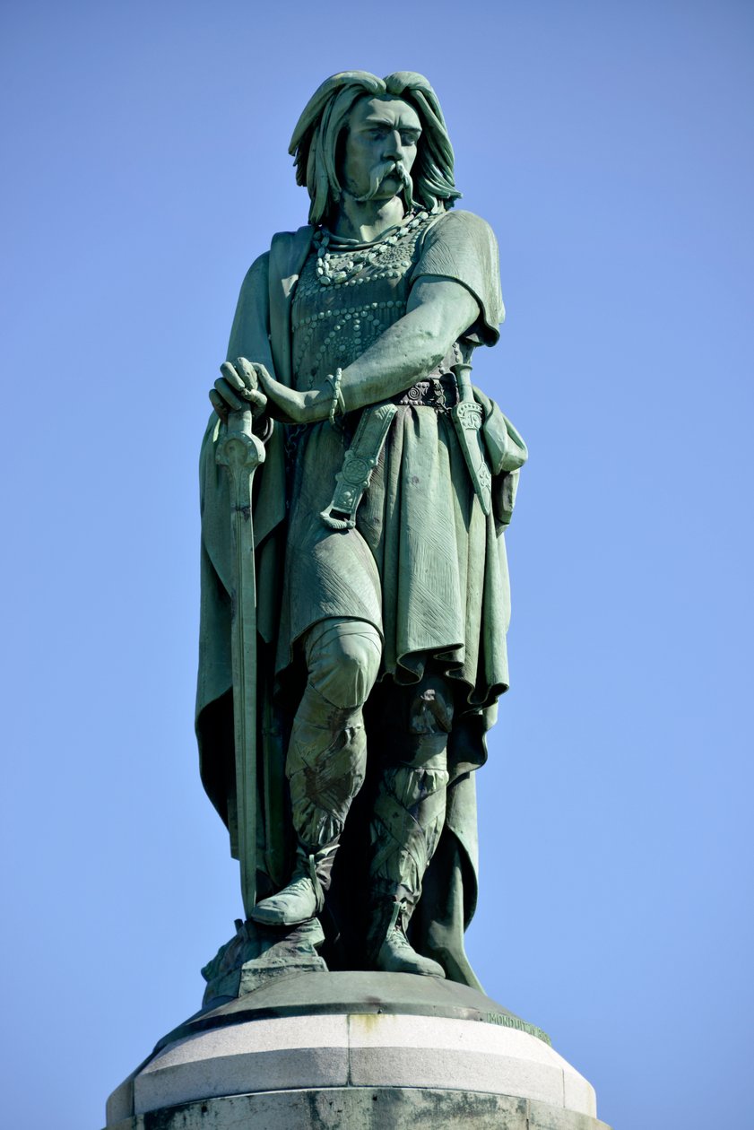 Kolossaal standbeeld van Vercingetorix (72-46 v.Chr.), Gallische leider door Aime Millet