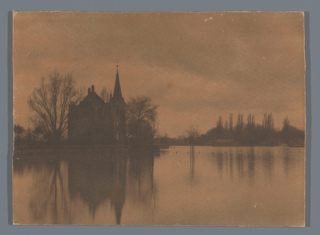Gezicht op een landhuis of klein kasteel aan het water, Nederland door Alb. Kapteijn (attributed to)