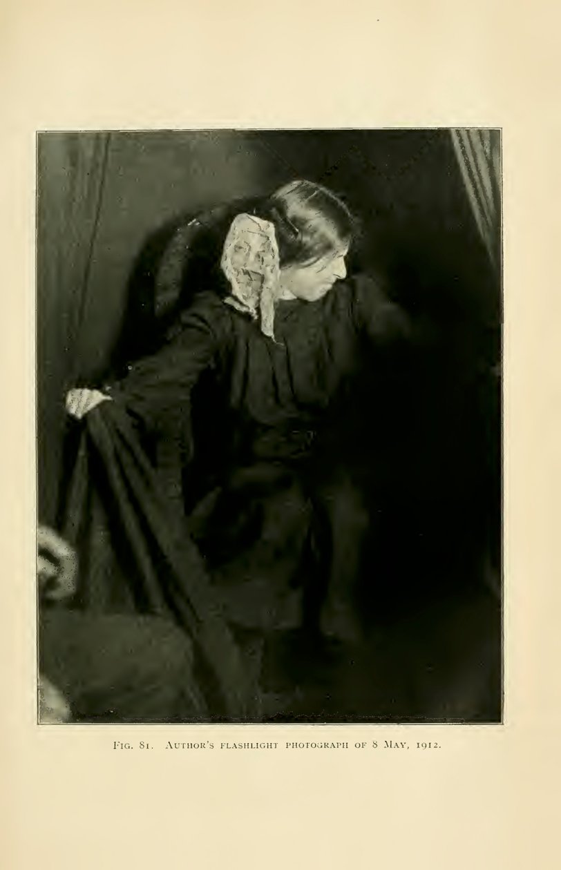 Eva Carrière produceert ectoplasma, Parijs, 8 mei 1912, uit 